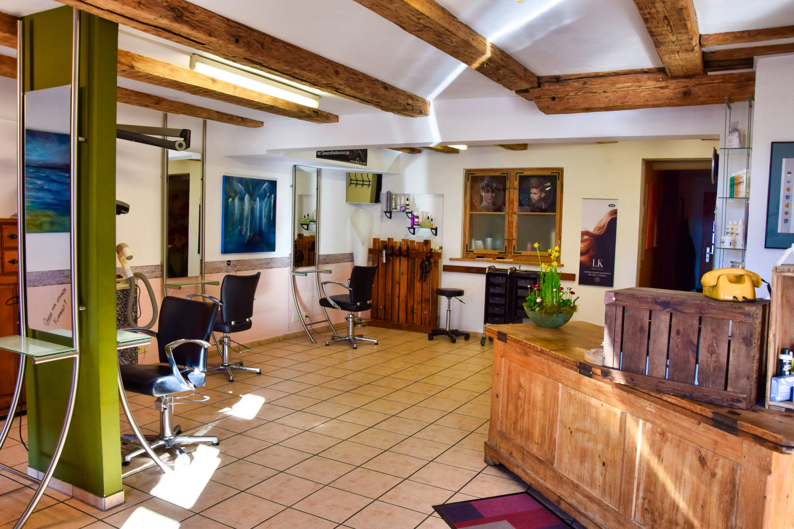 Friseursalon PE Innenaufnahme - großer Raum